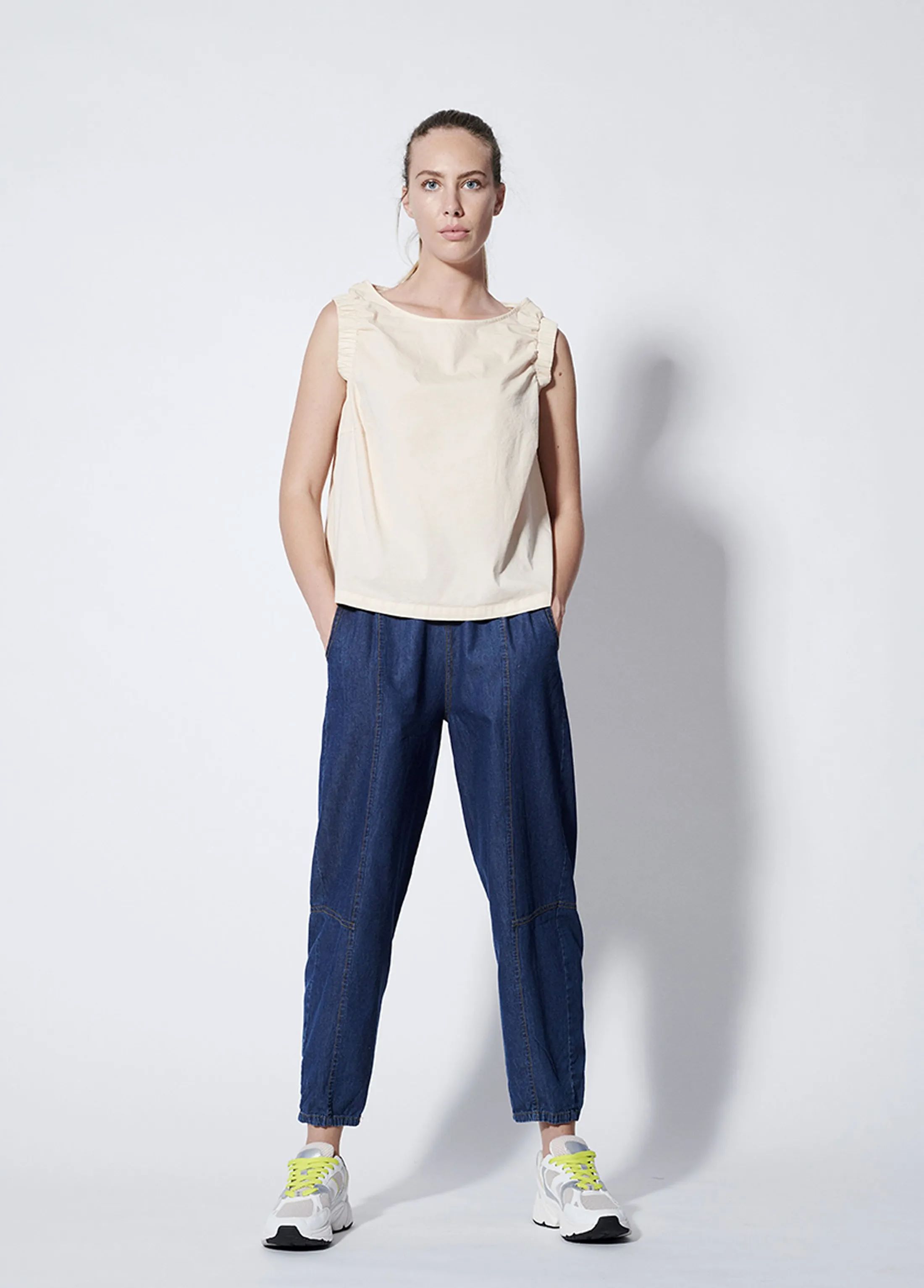 JEANS LEGGERO TAGLIO COMODO LEGGERO COTONE 100%