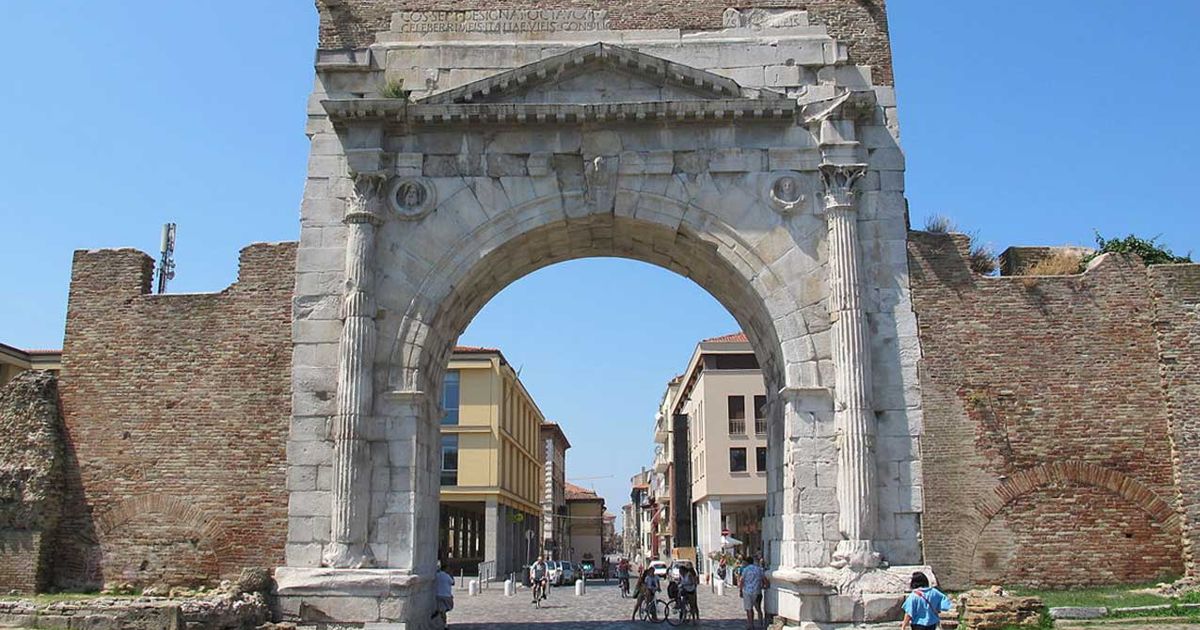 1280px-arco_di_augusto_rimini_esterno_01-1200x630.jpg