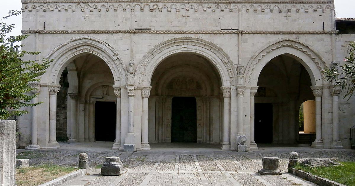 abbazia_di_san_clemente_a_casauria_(55).jpg