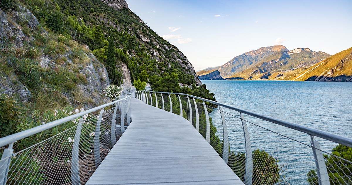 il-turista-lago-di-garda-pista-ciclabile-limone-sul-garda-1200x630.jpg