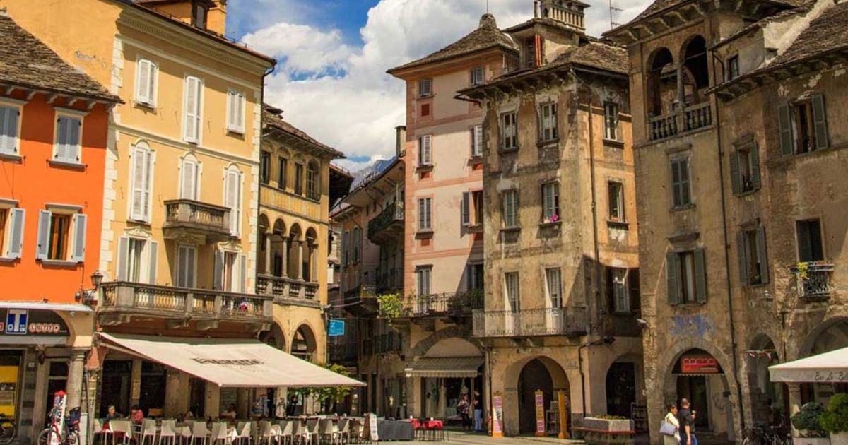 piazza-mercato-borgo-della-cultura-domodossola-ph-1200x630.jpg