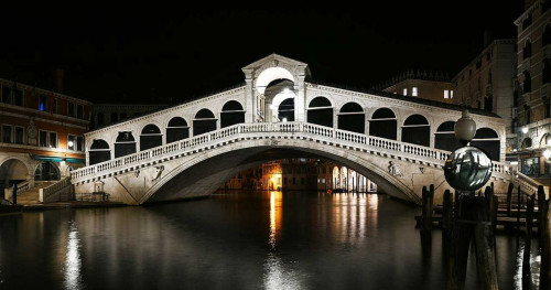 rialto_bridge_at_night2-1200x630.jpg