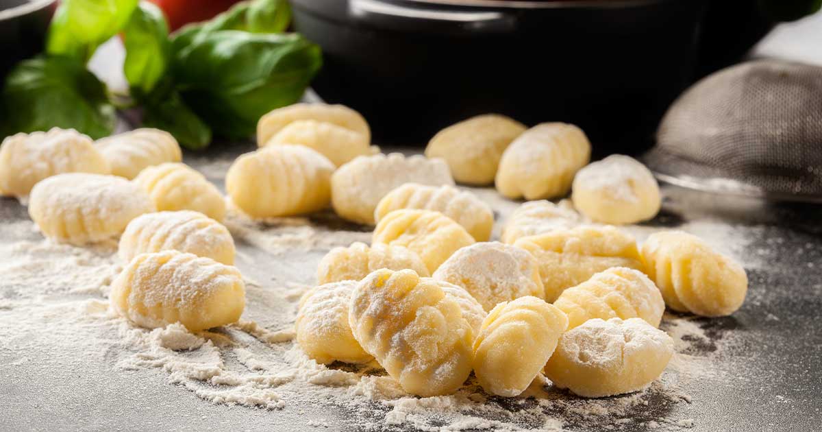 turista-italia-festa-cucina-farina-patate-gnocchi-sagra-1200x630.jpg