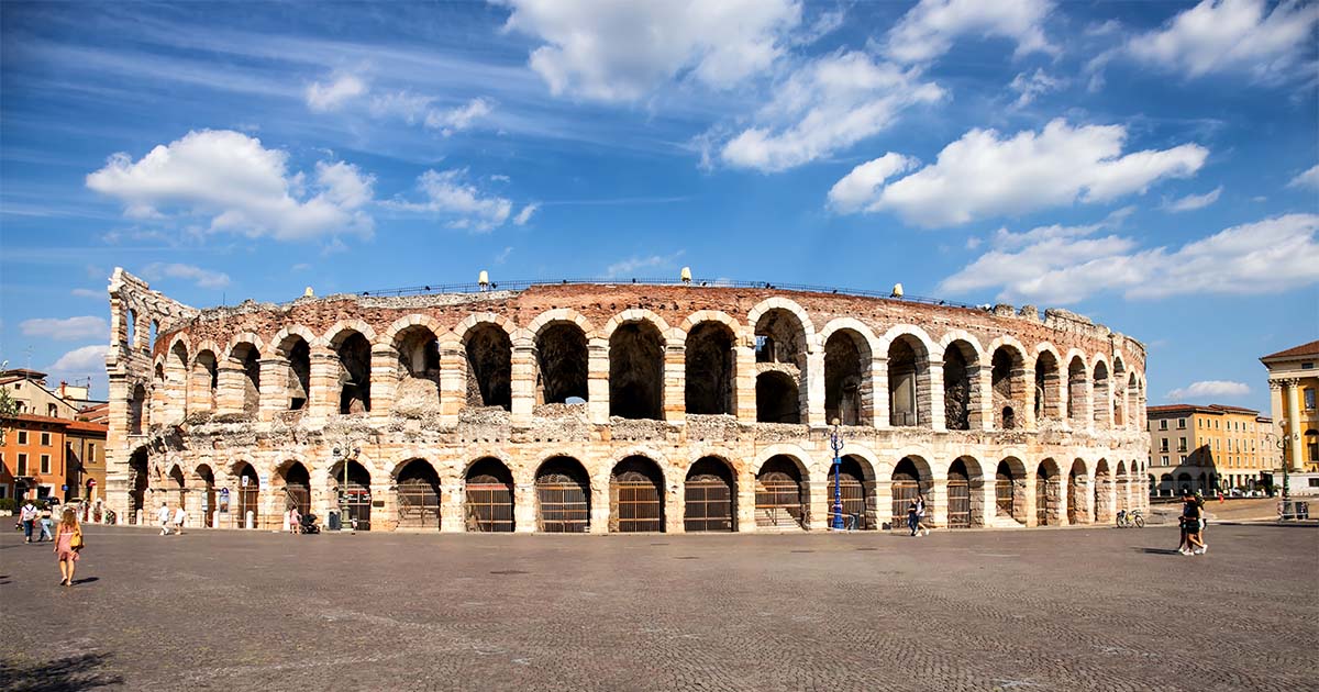 turista-italia-immagine-da-visitare-arena-di-verona.jpg