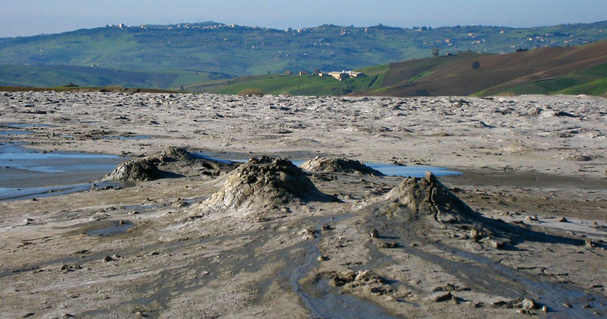 turista-italia-luoghi-da-visitare-agrigento-riserva-naturale-integrale-macalube-di-aragona-1200x630.jpg