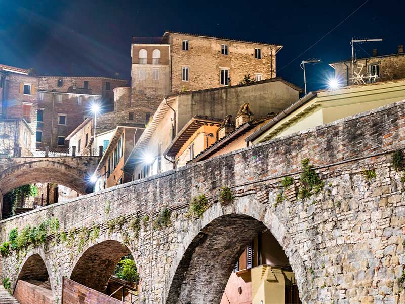 turista-italia-perugia-acquedotto-800x600.jpg