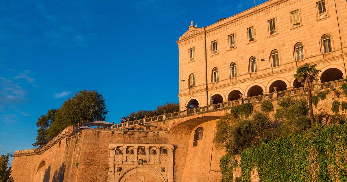 turista-italia-perugia-rocca-paolina-1200x630.jpg